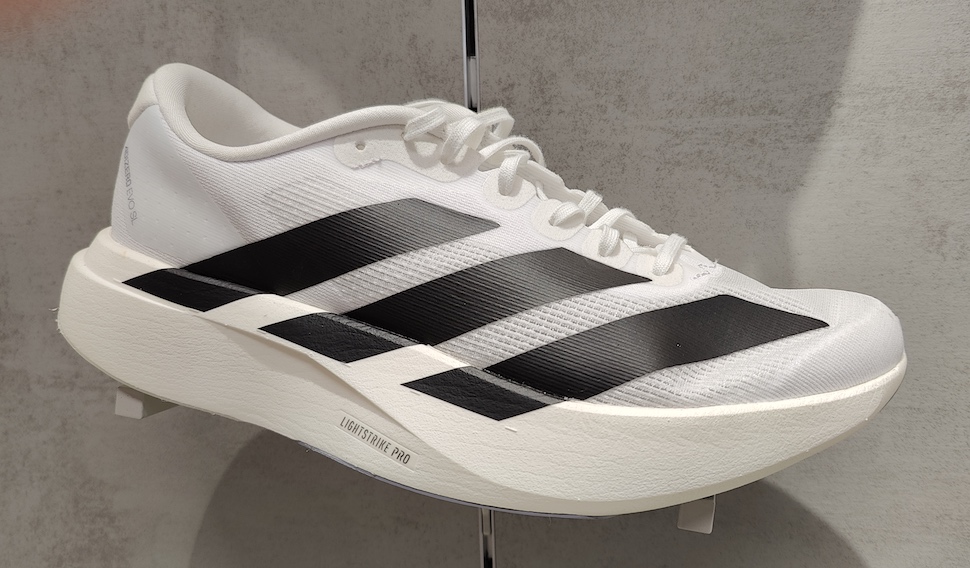 adidas Adizero Evo SL -vauhtikenkä Intersport Forum Kampissa.