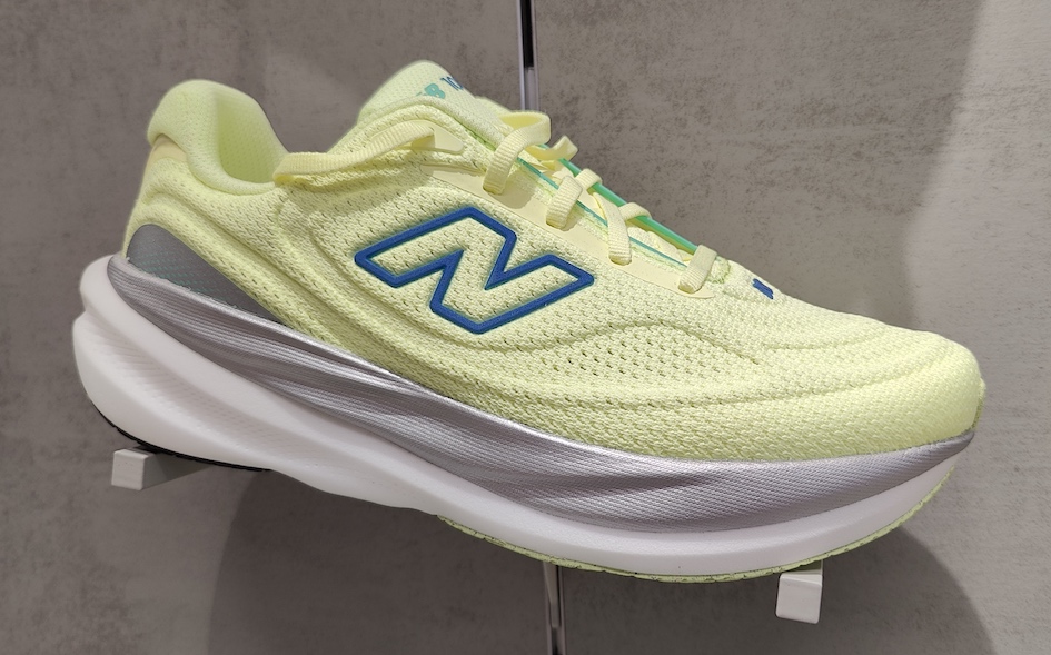 New Balance 1080 -peruskestävyysjuoksukenkä Intersport Forum Kampissa.