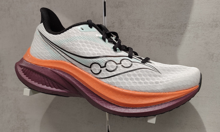 Saucony Endorphin Speed 5 -vauhtikenkä Intersport Forum Kampissa.