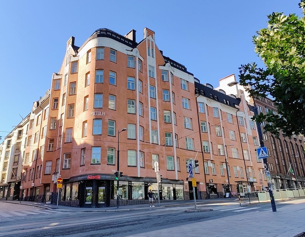 Urheiluhieronta Mikko Mannisen toimitilat Pietolan Jugendlinnassa Helsingin Kampissa.